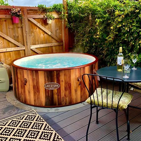 Elkstone Studio Private Hottub Pet Friendly Malvern Extérieur photo