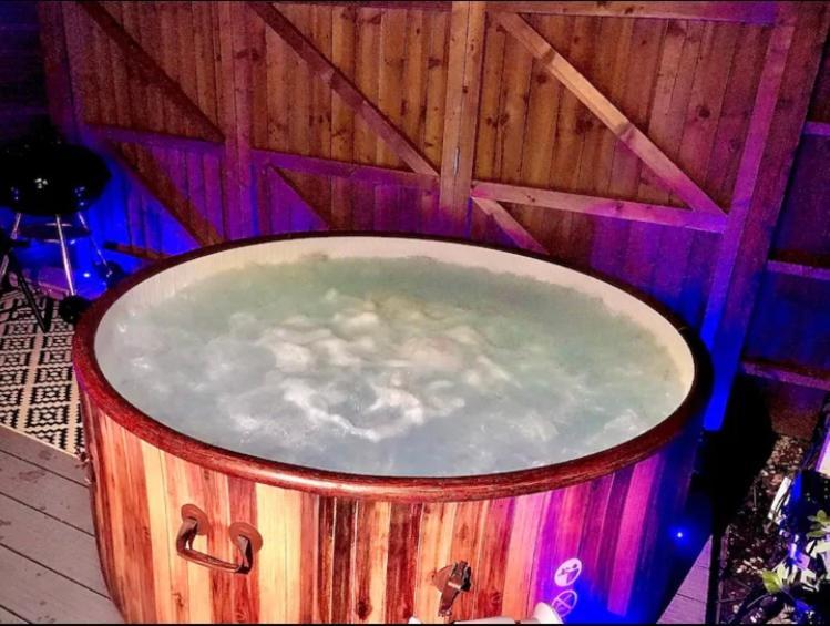 Elkstone Studio Private Hottub Pet Friendly Malvern Extérieur photo