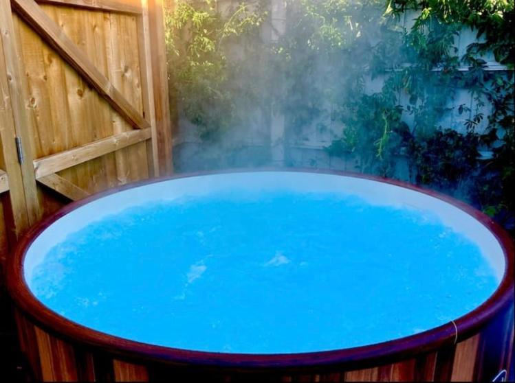 Elkstone Studio Private Hottub Pet Friendly Malvern Extérieur photo